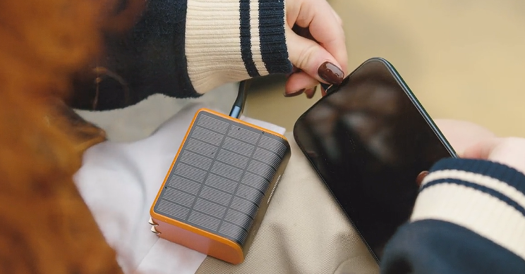 Solly Solid-State Power Bank: Can This 300W Portable Charger Deliver on Its 10-Year Lifespan Promise?