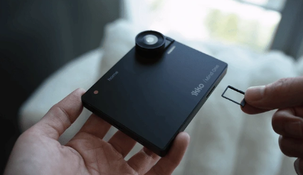 Card-Sized Phone with Free Global Data Achieves $1.47 Million on Kickstarter source image 5