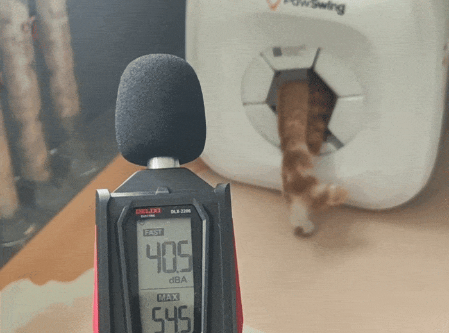 PawSwing Neo: Non-Electric Cat Groomer Exceeds $300K on Kickstarter source image 5